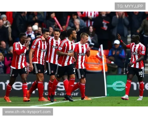 南安普顿锋线新援表现出色，南安普顿中锋